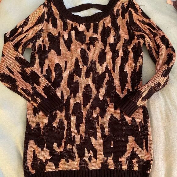 Minkpink, women’s leopard, open back pullover long sleeve sweater size small - Picture 2 of 5
